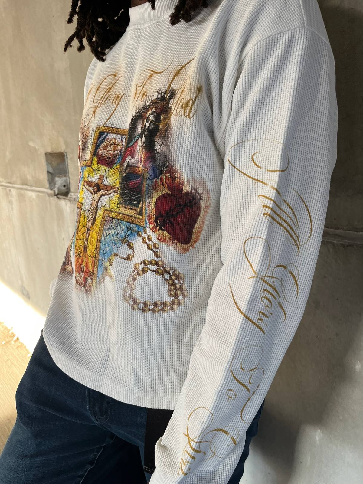“GLORY TO GOD” SWEATER