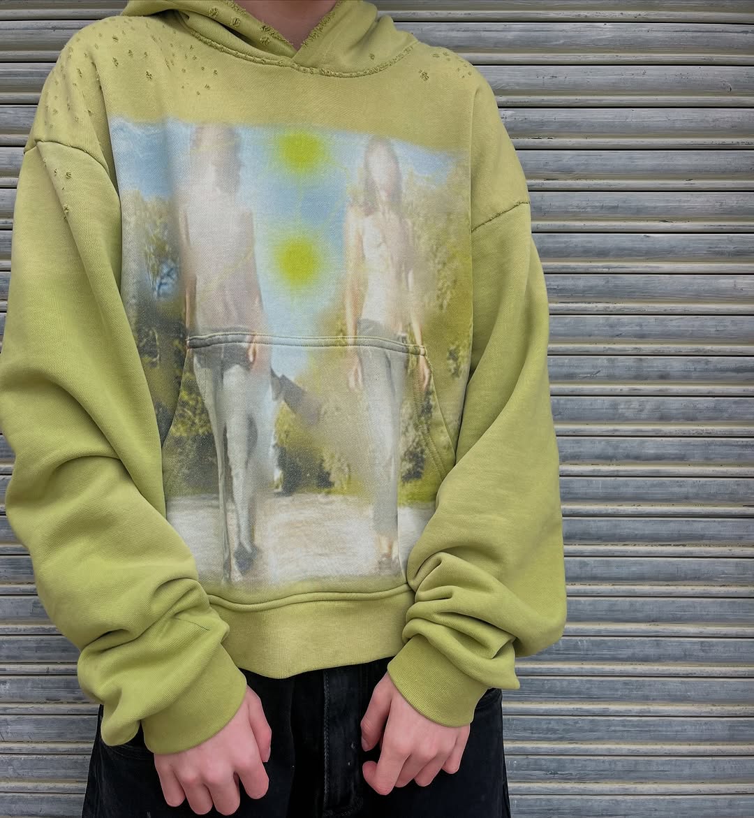 “WEALLWALK” HOODIE